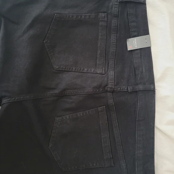 NWT Torrid Black Jean Shorts Classic Denim Style - Picture 2 of 3